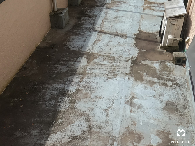防水層の破れ・膨れ