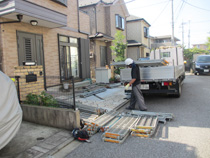 足場材搬入