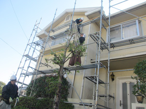 足場組立作業中