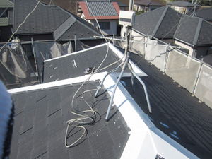 棟役物サビ止め塗り