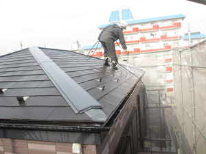 屋根高圧洗浄作業