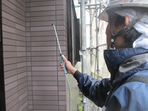 外壁バイオ洗浄剤散布