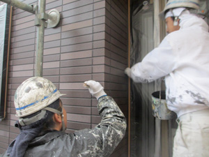 コーナー部・釘頭タッチアップ作業