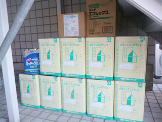 上塗り材の荷姿