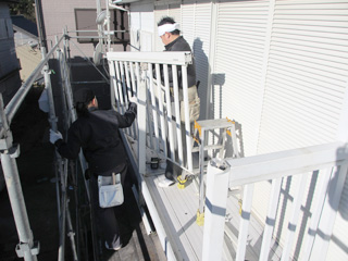 ベランダ解体作業