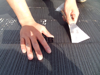 屋根　下塗り後タスペーサー設置