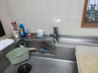 キッチン　水栓取付け完了