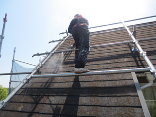 屋根バイオ洗浄剤散布