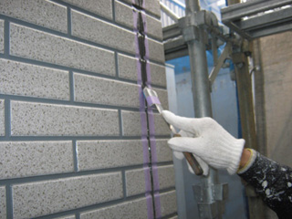 シール充填・ヘラ押さえ