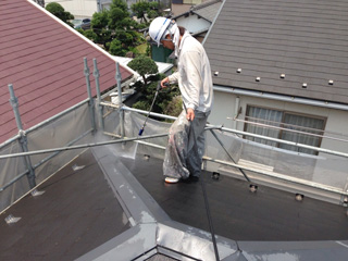 屋根高圧洗浄作業