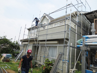 足場組立作業中