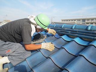 屋根しっくい補修