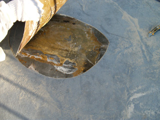 浮いた部位は撤去