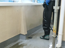 バルコニーの内側を洗浄