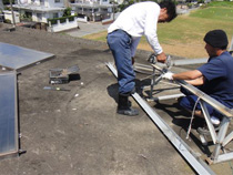 屋上で解体します