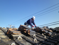 棟瓦の積み直し