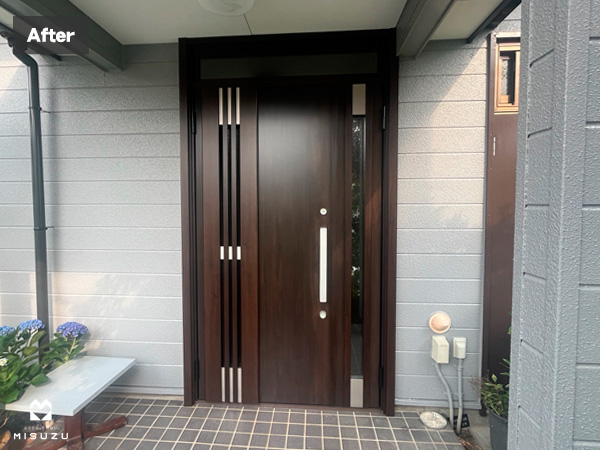 親子ドア　欄間付き　LIXIL リシェントM83型　完成