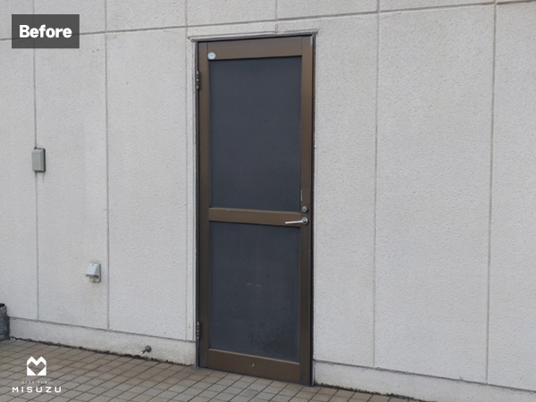 片開き勝手口ドア　三協アルミ ノバリス　施工前