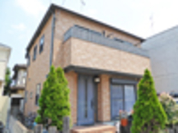 多彩模様サイディングを単色ホワイトに