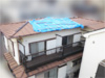 屋根の仮復旧工事を行いました