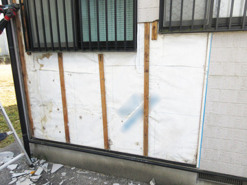 サイディングが腐食しないように水切りを設置