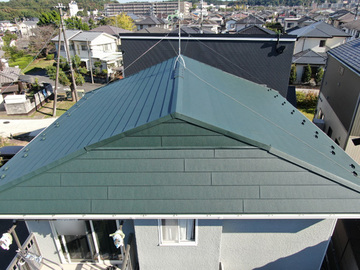 屋根カバー工事と軒樋交換