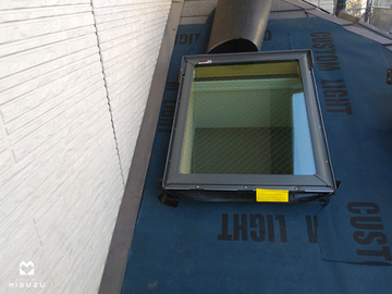 トップライト交換と屋根カバー工事