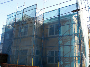 20170209-tamu足場 メッシュシート張り-300.jpg